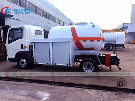 4000L Sinotruk HOWO 4x2 LPG Bobtail Tanker Truck With Flow Meter