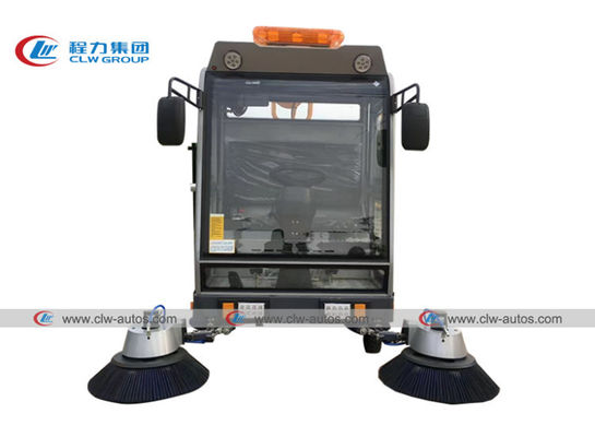Electric Community Road Sweeper Vehicle 4 Wheels 5 Brushes With Fog Cannon