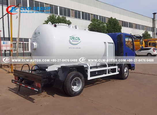 HOWO 5000liters 2.5T LPG Bobtail Truck With Dispenser Cooking Gas Tanker