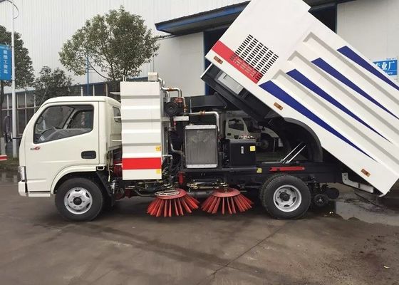 95HP Dongfeng 4X2 Street Sweeper Vacuum Truck , 5CBM City Street Sweeper Truck