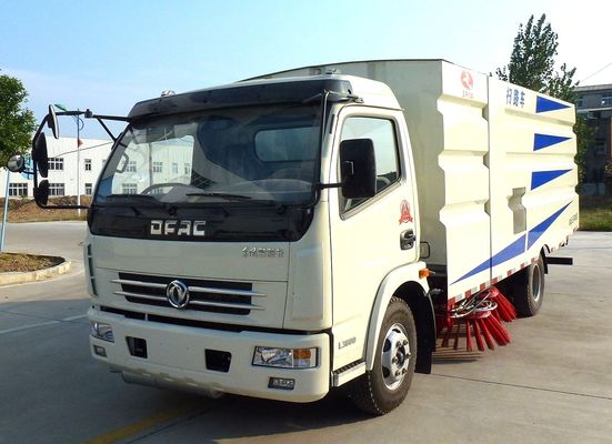8CBM Street Runway Sweeper Truck With Water Spraying 4pcs Sweeper For Garbage Cleaning