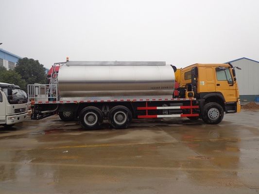 16CBM Bitumen Distribution Tanks Trucks And Trailers Howo 10 Wheel Three Insulation Layers