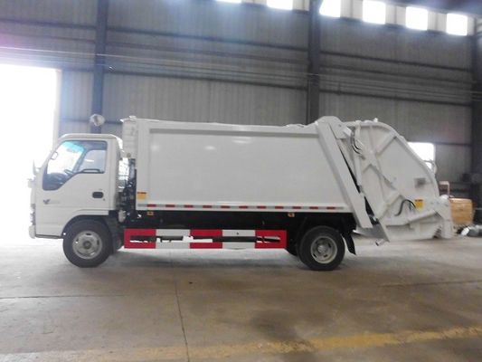 120hp Back Loader Garbage Truck , 5m3 Isuzu 600P 5cbm Refuse Compactor Waste Truck