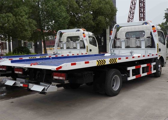 Emergency Tow Truck Wrecker Flatbed DONGFENG 4 Tons 5.6 Meters 120hp Car Carrier