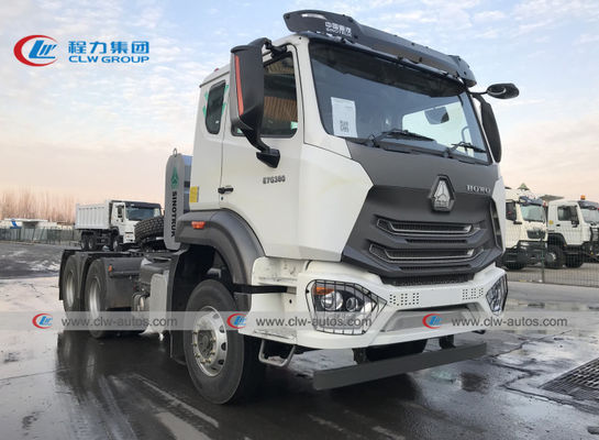 HOWO / HOHAN 6x4 420HP RHD Tractor Head Truck With Auxiliary 1000L Oil Tank