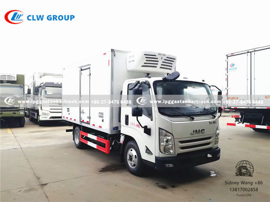 JMC 4X2 Small Refrigerated Van Truck For Drinks Delivery